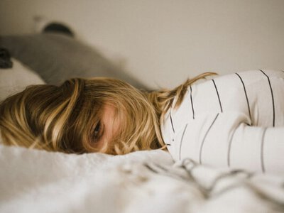 Більше ніж IQ: чому успішні юристи та лікарі почуваються самотніми (Відео)