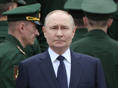 Парад 9 травня: РФ відреагувала на указ Зеленського