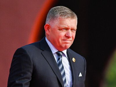 Зеленський має подзвонити Путіну, якщо він зацікавлений у перемовинах, – Фіцо