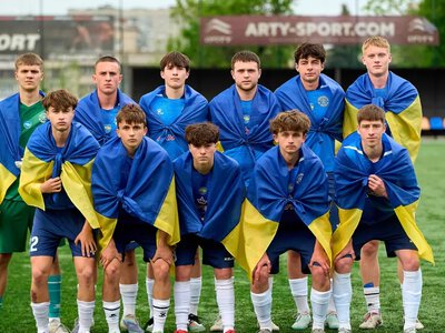 Впевнена перемога 6:0: у Хмельницькому стартував футбольний Чемпіонат області (ФОТО)