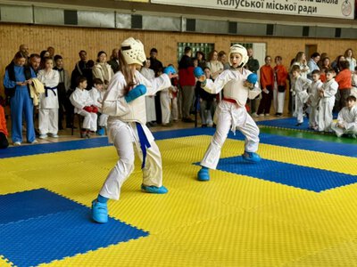 У Калуші змагаються юні каратисти з Прикарпаття та інших міст України