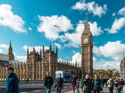 Британія може відмовитися від забезпечення мігрантів житлом – The Telegraph