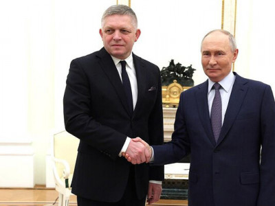 Фіцо заявив що Зеленський має подзвонити Путіну