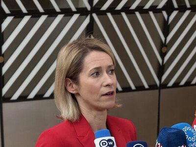 «Путін хоче, щоб Шредер сидів по обидва боки столу»: Каллас про ідею переговорника від ЄС