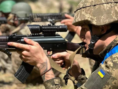 Демобілізація, контракти і нові зарплати: в Україні готують масштабну реформу армії