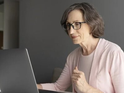 Уряд запустив програму навчання та працевлаштування для людей 50+
