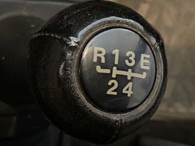 Що означає літера E на коробці передач у автомобілях: цього багато хто не знає