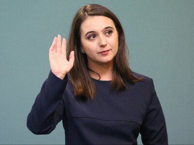 Мендель заявила про нібито готовність Зеленського “здати Донбас” у 2022 році: в ОП назвали це дезінформацією