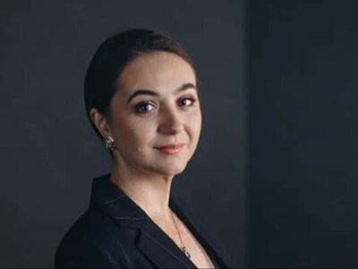 “Зеленський погодився віддати Донбас”: Мендель зробила вибухову заяву в інтерв’ю
