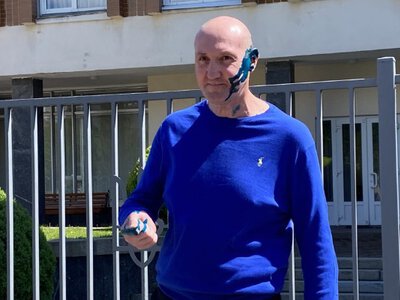 Удруге на ті ж граблі: ексдепутата від опзж у Черкасах облили зеленкою (ВІДЕО)