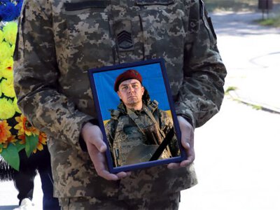 Світловодськ попрощався із захисником Сергієм Тараном