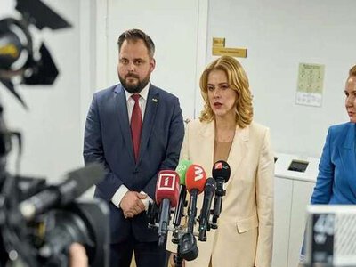 Прем'єр-міністерка Латвії Евіка Сіліня подала у відставку