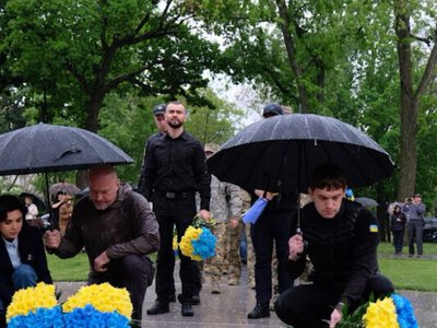 У Запоріжжі на «Дереві пам’яті» з’явилися ще 85 дзвіночків на честь полеглих Захисників (фото)