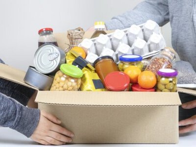 Великі супермаркети в Україні зобов'яжуть роздавати продукти людям, а не утилізувати