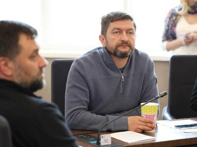Мільйони на Audi: звідки у кентів Садового гроші на елітні автівки