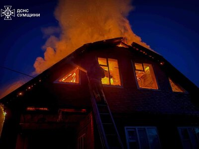 На Сумщині ворог наносить удари по житловому сектору: рятувальники ліквідували пожежі