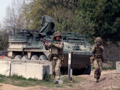 Коли чекати на вирішальні події на фронті: огляд прогнозів відомих аналітиків на літо 2026 року
