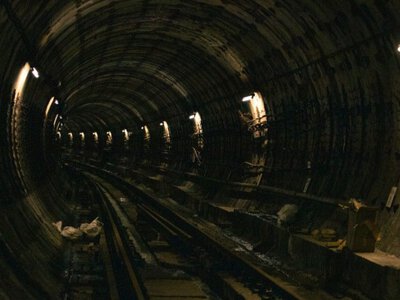 У Києві капітально відремонтують тунель між станціями «Тараса Шевченка» та «Почайна» — можливі зміни руху