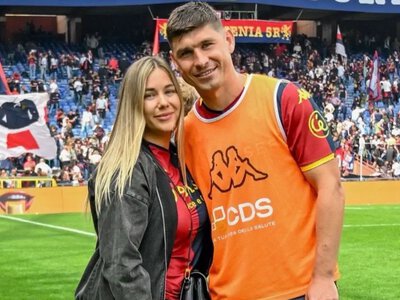 Зворушливий момент. Дружина Маліновського показала, як він попрощався з фанатами Дженоа