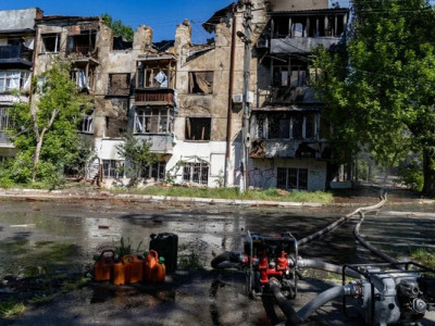 Російські обстріли зруйнували майже 900 будинків у Херсонській громаді