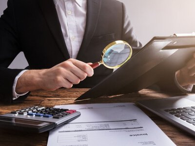 Менше контролю чи нові правила? У Раді пропонують змінити фінмоніторинг ПЕП