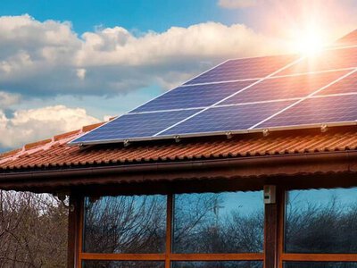 В Україні можуть змінити правила викупу електроенергії у домашніх СЕС