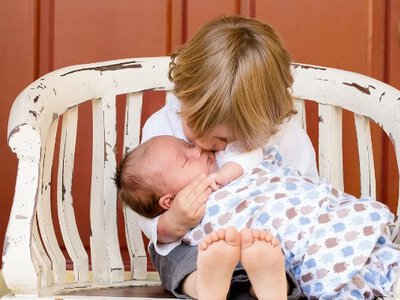 Кабмін змінив правила для дитячих виплат: що треба знати батькам