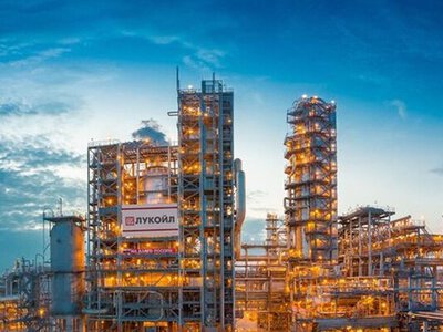 Після удару українських дронів по четвертому за потужністю НПЗ росії зупинилась нафтопереробка