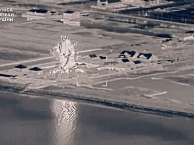 СБУ атакувала штаб російських спецпризначенців у Генічеській Гірці: окупанти зазнали великих втрат (ВІДЕО)