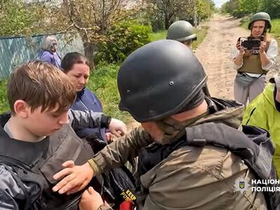 «Кладовище бомблять так, що пам’ятники взлітають»: евакуйовані мешканці Костянтинівки розповіли про ситуацію в місті
