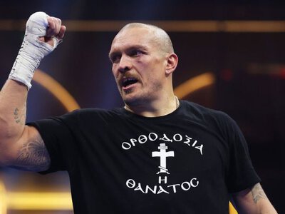 Усик переміг нідерландця Верховена у грандіозному бою в Гізі (відео)
