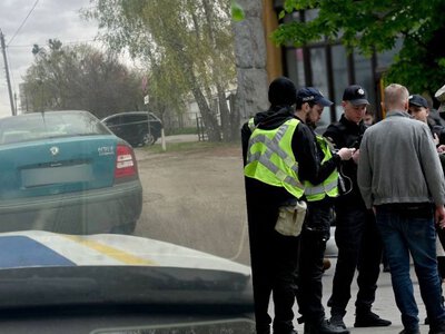Авто не можна залишати на дорозі: що робити, коли ТЦК з поліцією затримали водія