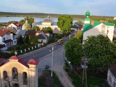 Нове авто і мільйонна зарплата: статки соратниці голови Івано-Франківської громади