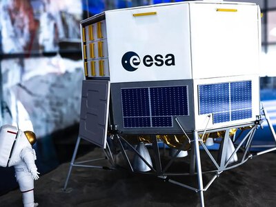 Інститут космічних досліджень НАН та ЄКА підписують перший контракт