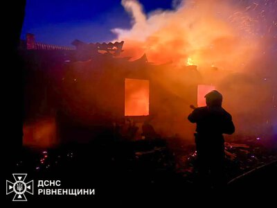 У Рівненському районі рятувальники знайшли тіло чоловіка під час гасіння пожежі у будинку