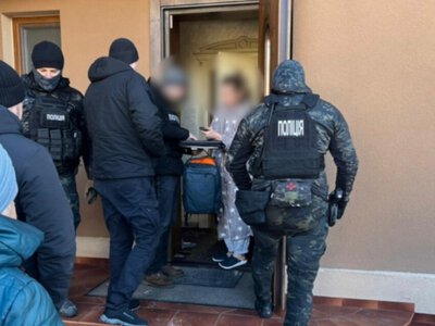 Привласнили 27 мільйонів на гуманітарку: семеро учасників схеми отримали підозри