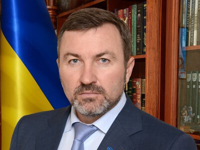 Підозрюваному екскерівнику Інституту раку знову продовжили обов'язки