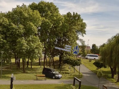 У Рівному виявили водія, який автомобілем їздив по Гідропарку