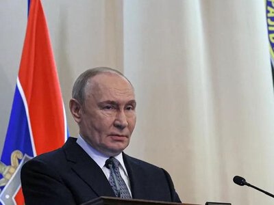 Путін підписав закон про списання боргів новим контрактникам
