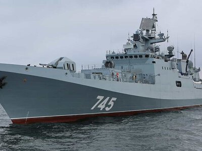 Фрегат рф місяцями супроводжує тіньовий флот путіна у Ла-Манші, британці його не чіпають