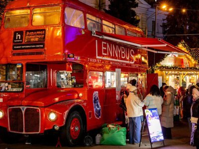 Аптечна косметика, яку запам'ятовують: кейс Inpharma Christmas Bus