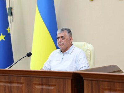 У П’ятихатках на Дніпропетровщині мер отримав ножове поранення: поліція розшукує нападника