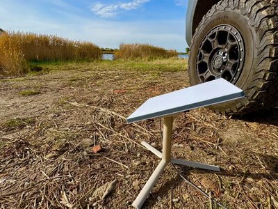 SpaceX працює над версією Starlink Mini з вбудованим акумулятором
