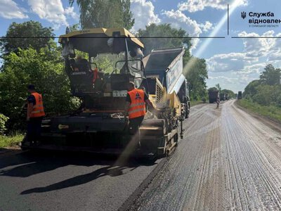 На автодорозі Кролевець – Конотоп – Ромни – Пирятин відновлювали дорожнє покриття