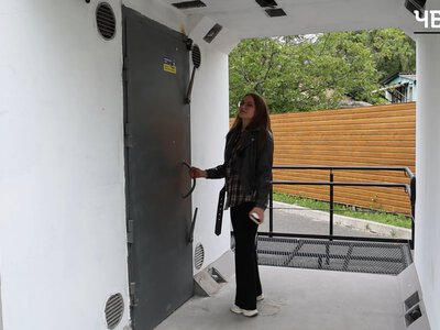 Збій системи: нове мобільне укриття біля «Золотого берега» під час повітряної тривоги не відкрилося (Відео)