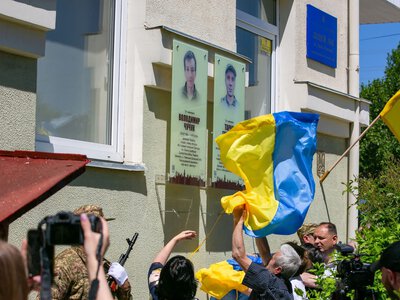В Опришівцях відкрили анотаційні дошки полеглим Героям