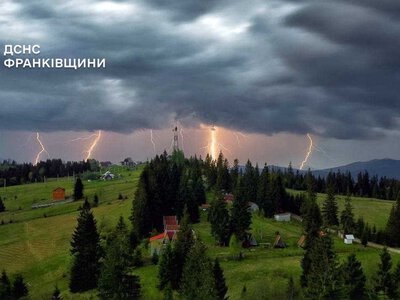 Грози та град: прикарпатців попереджають про погіршення погодних умов