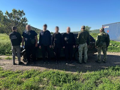 Житель Харківщини спеціально купив хату біля кордону з Молдовою, щоб переправляти чоловіків через Дністер: затримали на гарячому