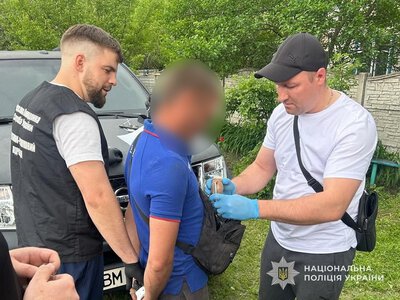 На Охтирщині чоловіка підозрюють у погрозах вбивством та зберіганні гранат