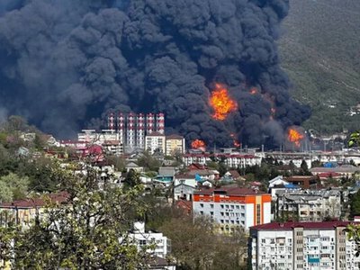 Дрони знову атакували об'єкти в російському Туапсе, спалахнула нафтобаза